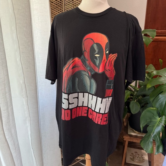 Deadpool marvel Black Graphic T-Shirt - Picture 1 of 3